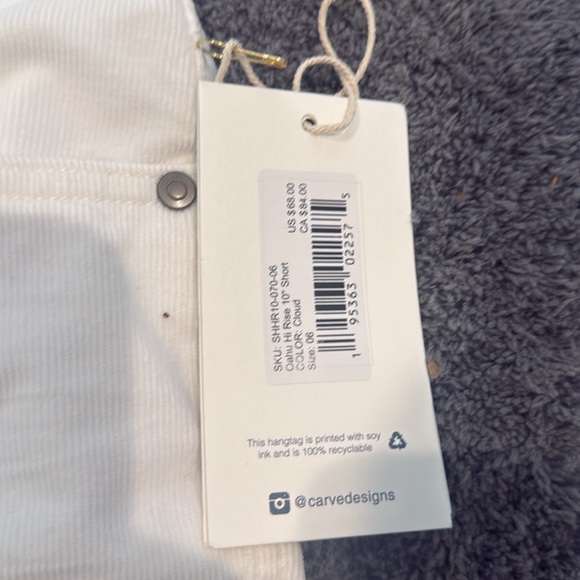 Carve Designs 10” high rise Oahu shorts in cloud color. - Picture 2 of 6